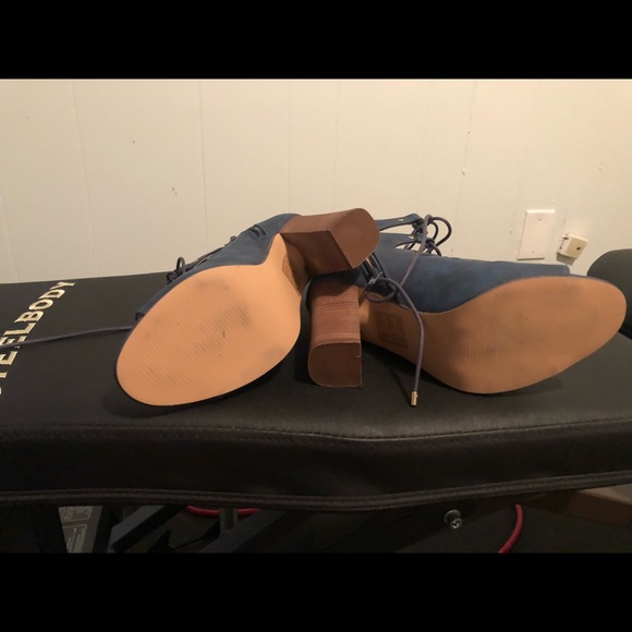 Cute tie up sandal heels - Picture 3 of 5